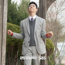 Potret Gemes Lee Je Hoon Jadi Pak Guru di Taxi Driver 3