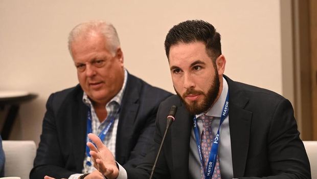 Walikota Dearborn Abdullah Hammoud menang dalam pemilihan ulang. (Instagram/ahammoudmi)