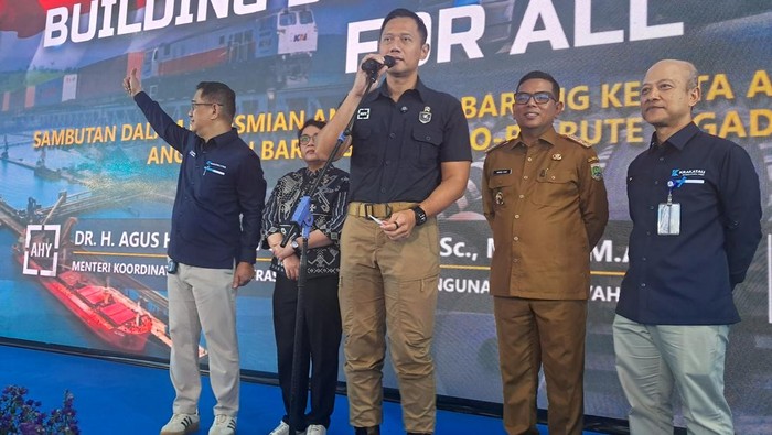 AHY resmikan kapal roro di Pelabuhan Cilegon (Arief/detikcom)