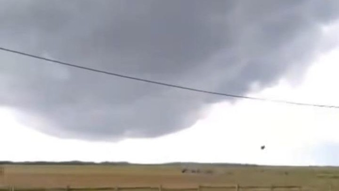 Angin puting beliung di Sukamara.