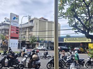 BBM Langka di Bali, Antrean Kendaraan di SPBU Mengular