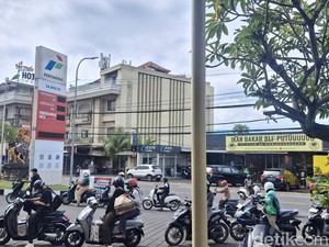 BBM di Bali Langka Picu Antrean Panjang, Bahlil: Dirut Pertamina Sudah di Sana