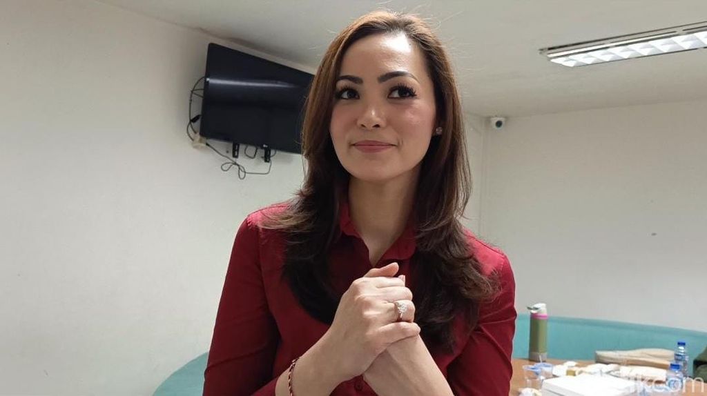 Christy Jusung Ibaratkan Cari Pasangan Seperti Orang Mau Nyebrang