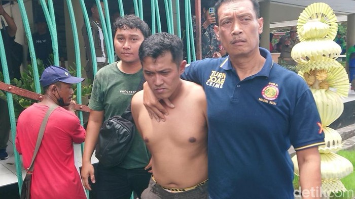 Copet yang tertangkap saat perayaan Hari Jadi Tulungagung.