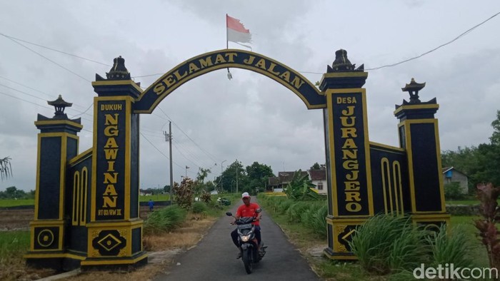 Penanda Dusun Ngawinan, Desa Jurangjero, Karanganom, Klaten, Selasa (18/11/2025).