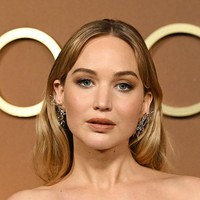 Di The Governors Awards 2025 yang merupakan bagian dari perhelatan Academy Awards atau Oscars, ibu satu anak ini bergabung dengan para bintang lainnya untuk merayakan para legenda industri film. Penganugerahan honorary Oscar kali ini juga diberikan kepada Tom Cruise.  Foto: Gilbert Flores/Variety via Getty Images