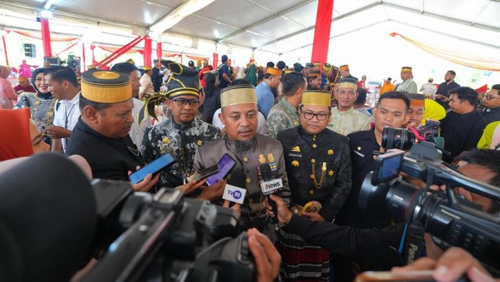 Gubernur Sulsel Andi Sudirman Sulaiman saat menghadiri HUT ke-705 Gowa.