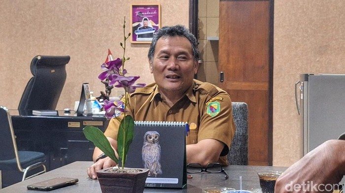 Kadisnaker Kabupaten Bandung Dadang Komara.