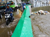 Hujan Deras Picu Luapan Kali Uwangan, Jalan Ciledug Raya Terendam