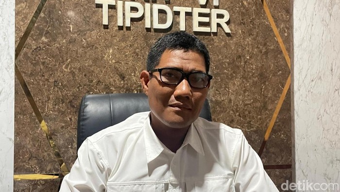 Kanit Tipidter Satreskrim Polresta Mataram, Ipda Imamul Ahyar di ruangannya. (Foto : Abdurrasyid Efendi/detikBali).