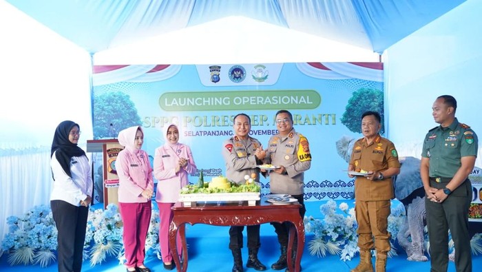 Kapolda Riau Irjen Pol Herry Heryawan meresmikan Dapur SPPG di Kepulauan Meranti, Selasa (18/11/2025). Ini adalah dapur SPPG ke-11 Polda Riau yang resmi beroperasi.