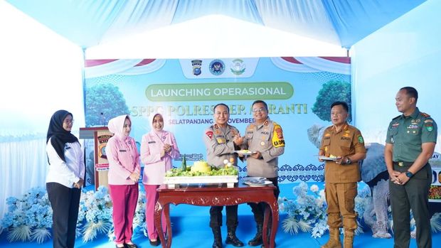 Kapolda Riau Irjen Pol Herry Heryawan meresmikan Dapur SPPG ke-11 di Kepulauan Meranti. Kapolda Riau Irjen Pol Herry Heryawan meresmikan Dapur SPPG di Kepulauan Meranti, Selasa (18/11/2025). Ini adalah dapur SPPG ke-11 Polda Riau yang resmi beroperasi.