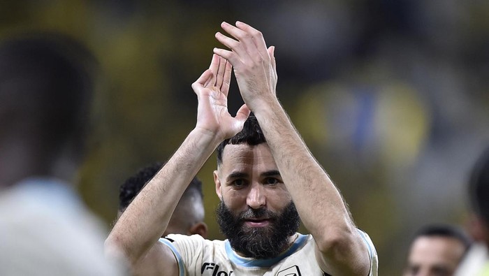 Soccer Football - Kings Cup of Champions - Round of 16 - Al Nassr v Al Ittihad - Al Awwal Park, Riyadh, Saudi Arabia - October 28, 2025 Al Ittihads Karim Benzema celebrates after the match REUTERS/Stringer