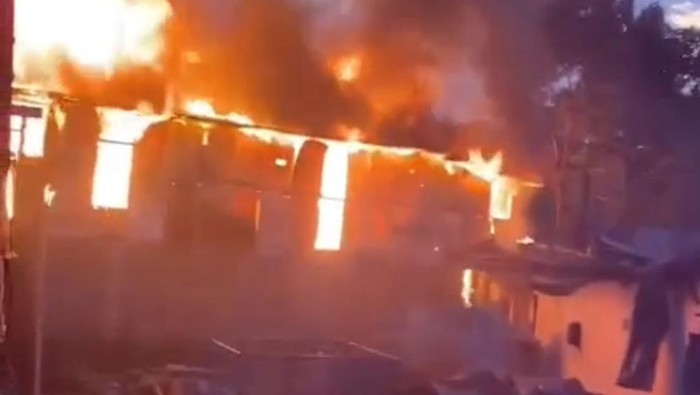 Kebakaran rumah terjadi lagi di lokasi tawuran di Tallo, Makassar.