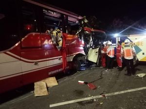 Detik-detik Ngeri Kecelakaan Maut Bus di Tol Cipali Gegara Sopir Kelelahan