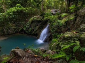 Air Terjun Tesbatan, Surga di Kabupaten Kupang yang Bikin Betah Berlama-lama