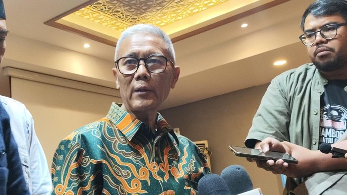 Ketua MUI Bidang Hubungan Luar Negeri Prof Sudarnoto Abdul Hakim setelah acara konpers Munas MUI 2025 di Gedung MUI, Jakarta Pusat, Selasa (18/11/2025)