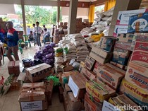 Posko Pengungsian Korban Longsor Cilacap Kebanjiran Bantuan