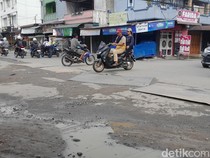 Video: Simpang Jalan Tempuling-Tuasan di Medan Rusak Parah Bikin Bahaya