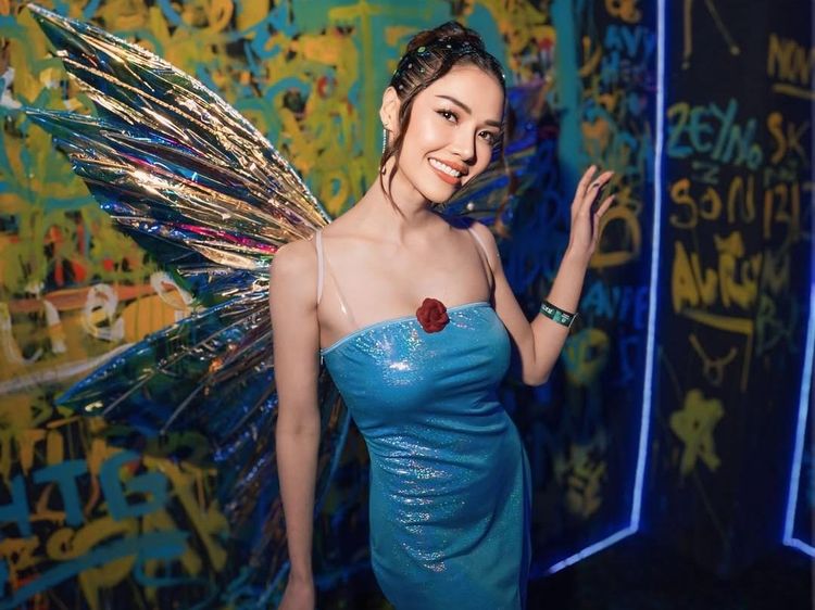 Mezty Mez Blackout Saat Latihan Padel