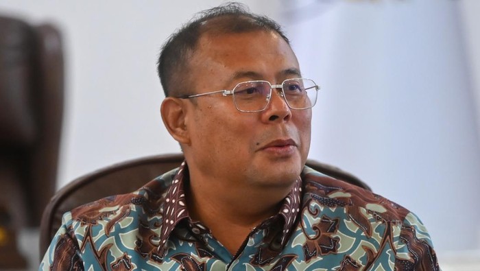 Waka DPR Banjir Kritik usai Sebut Tak Perlu Ahli Gizi di MBG, BGN Bilang Gini