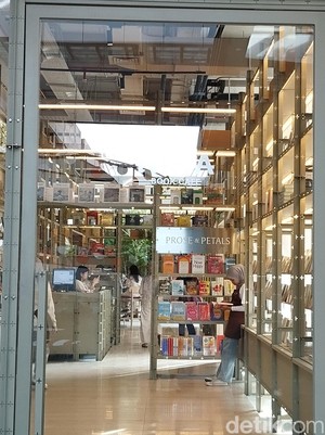 Merapat ke Prose & Petals, Ruang Hipster bagi Anak Kelapa Gading