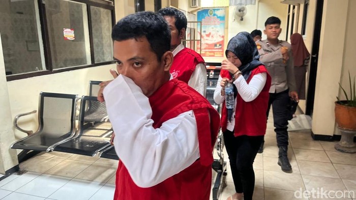 Para terdakwa pemain solar bersubsidi yang menjalani sidang tuntutan di Pengadilan Negeri Mojokerto.