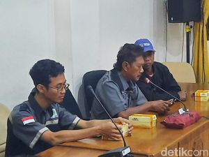 Warga Dengkek Pati Geruduk DPRD, Minta Kadesnya Diproses Hukum