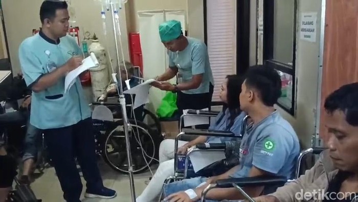 Penumpang yang selamat dari kecelakaan maut di Tol Cipali KM 72, Purwakarta.