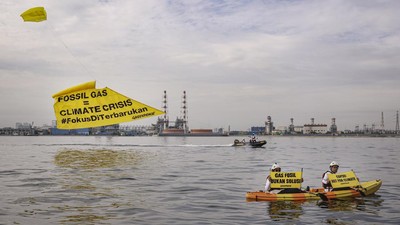 Spanduk Raksasa di Muara Karang, Seruan Iklim Menggema