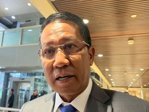 Menkum Buka Suara soal Tarif Baru Naturalisasi dan Lepas Status WNI