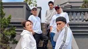 T-Five beberapa waktu lalu juga sempat berkolaborasi dengan Melly Mono. Hal itu membuktikan mereka masih eksis sampai sekarang. (Foto: dok Instagram tfivemusic)