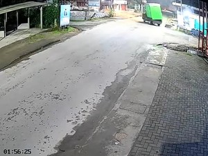 Viral Pencurian Gerobak Kontainer di Blitar Pakai Pikap