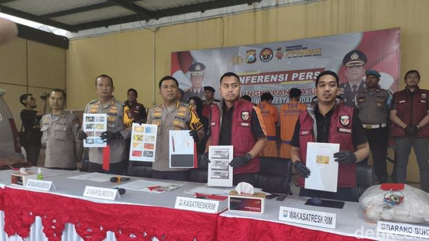 Tiga dari 6 orang sindikat pengganjal ATM di Rest Area Tol Sidoarjo diringkus di Magelang.