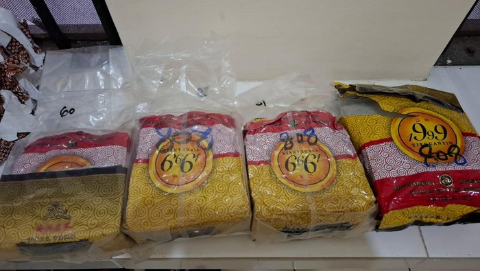 Badan Narkotika Nasional (BNN) membongkar peredaran narkoba jenis sabu jaringan antarprovinsi Sumatera Barat (Sumbar)-Banten. Total 8 kilogram sabu disita. (Dok istimewa).