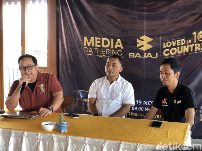 Jumpa pers Maxride di Jogja, Rabu (19/11/2025). Pihak Maxride mengklarifikasi tudingan belum mengantongi izin beroperasi.