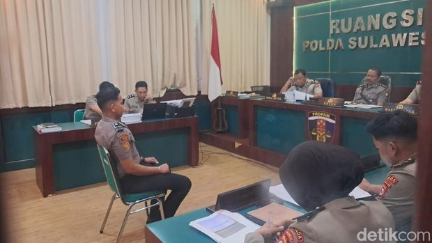 Anggota Polres Toraja Utara Bripda Fauzan Nur Mukhti alias Bripda F resmi dijatuhi sanksi Pemberhentian Tidak Dengan Hormat (PTDH) dari institusi Polri.