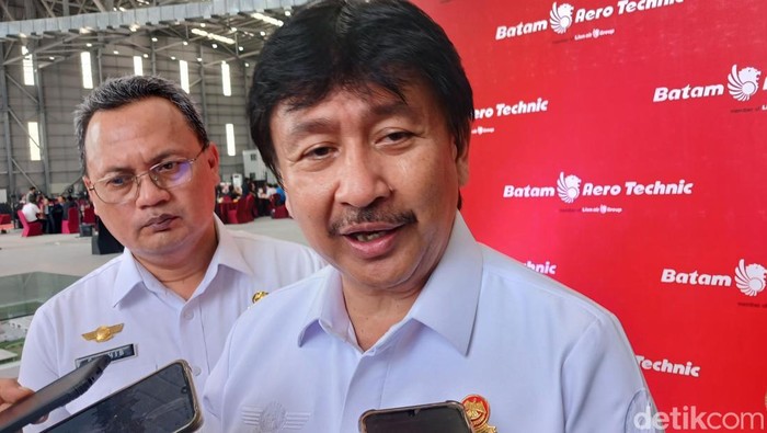 -Direktur Jenderal (Dirjen) Perhubungan Udara Kementerian Perhubungan Lukman F. Laisa saat kunjungan kerja di Batam. (Alamudin)

(Alamudin Hamapu/Kontributor Kepri)