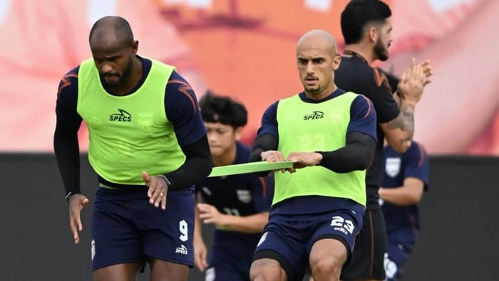 Foto: Para pemain Borneo FC saat melakukan sesi latihan di stadion segiri Samarinda. (dokumentasi istimewa)