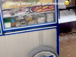 Viral Lamaran ala Gen Z, Bawa Gerobak Bakso ke Rumah, Tamu Bebas Ambil