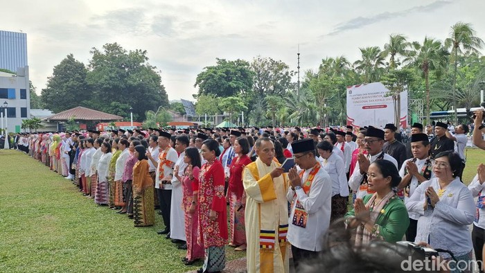 Gubernur DKI Jakarta Pramono Anung melantik 1.882 pejabat administrator, pengawas, ketua subkelompok, pejabat fungsional, serta kepala sekolah di Balai Kota Jakarta. (Brigitta Belia/detikcom)