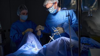 Pakai Kondom, Dokter Angkat Korek Api dari Perut Pria yang 'Bersarang' 30 Tahun