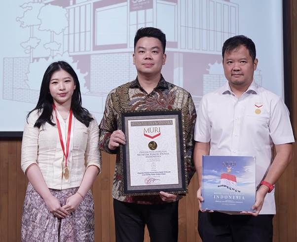 Kalon sabet penghargaan Kalon sabet penghargaan.