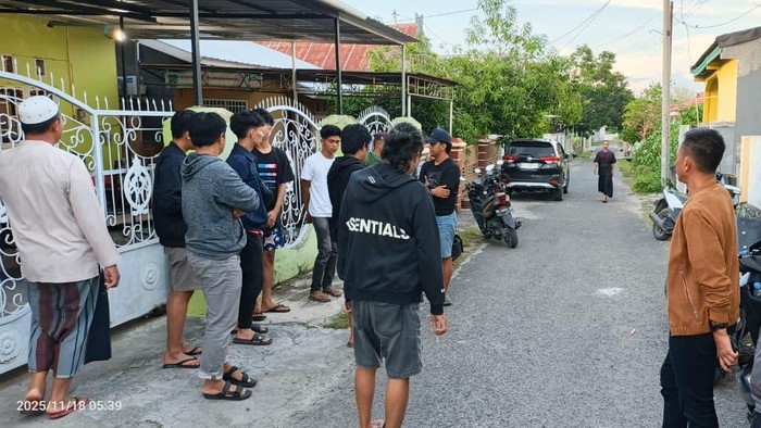 Kanit Provost Polsek Ujung Bulu Bulukumba Aiptu Syamsuddin ditusuk OTK.