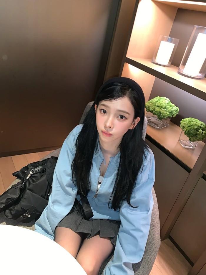 Member girlband K-Pop aespa, Karina, dalam foto yang diunggah ke Instagram.