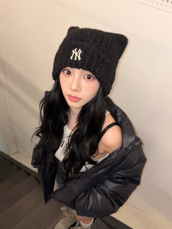 Member girlband K-Pop aespa, Karina, dalam foto yang diunggah ke Instagram.