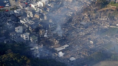 Kebakaran Hebat Luluhlantakkan Ratusan Bangunan di Oita Jepang