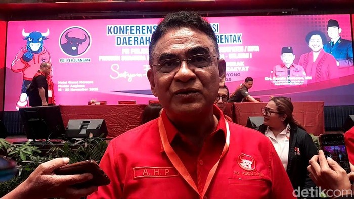 Ketua DPP PDIP Bidang Organisasi dan Keanggotaan Andreas Hugo Pareira. (Foto: Nizar Aldi/detikSumut)