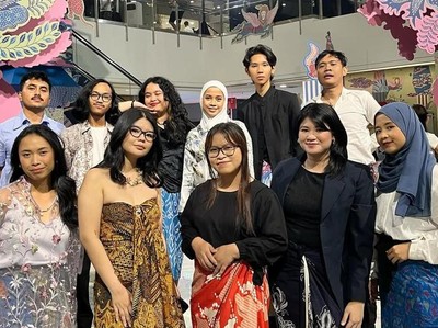 Pemuda Berkain Indonesia