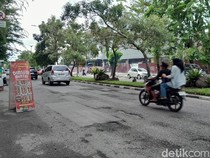 Kondisi Aspal di Depan Kampus USU Dipenuhi Lubang, Pengemudi Ojol Ngeluh